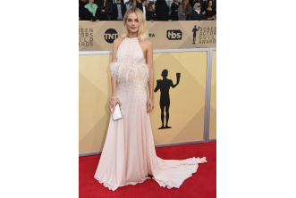 Margot Robbie en Miu Miu